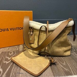 Louis Vuitton Beige and Cream Shoulder Bag